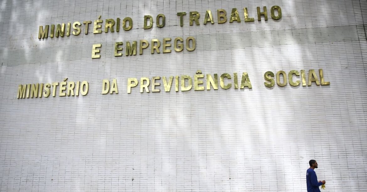 Consignado CLT: Governo Autoriza Uso do FGTS e Verbas Rescisórias como Garantia