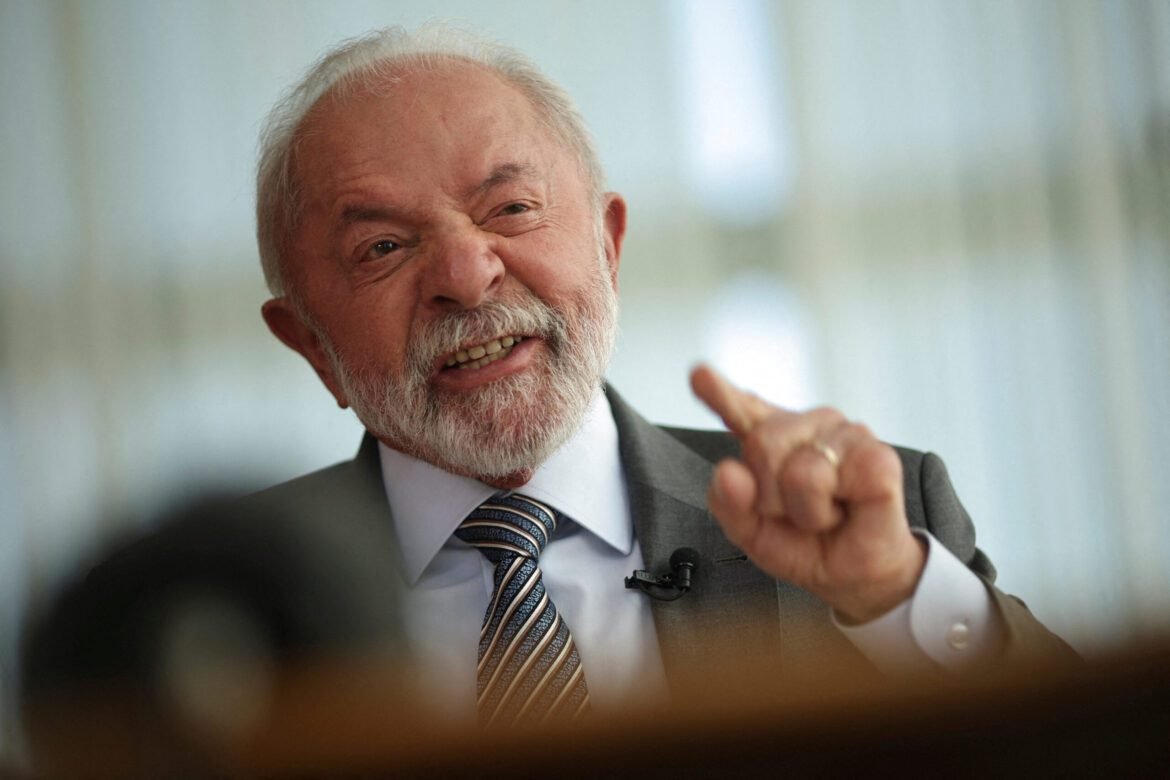 Lula alcança 57% no 1º turno em Pernambuco; disputa acirrada entre João Campos e Raquel Lyra pelo governo.