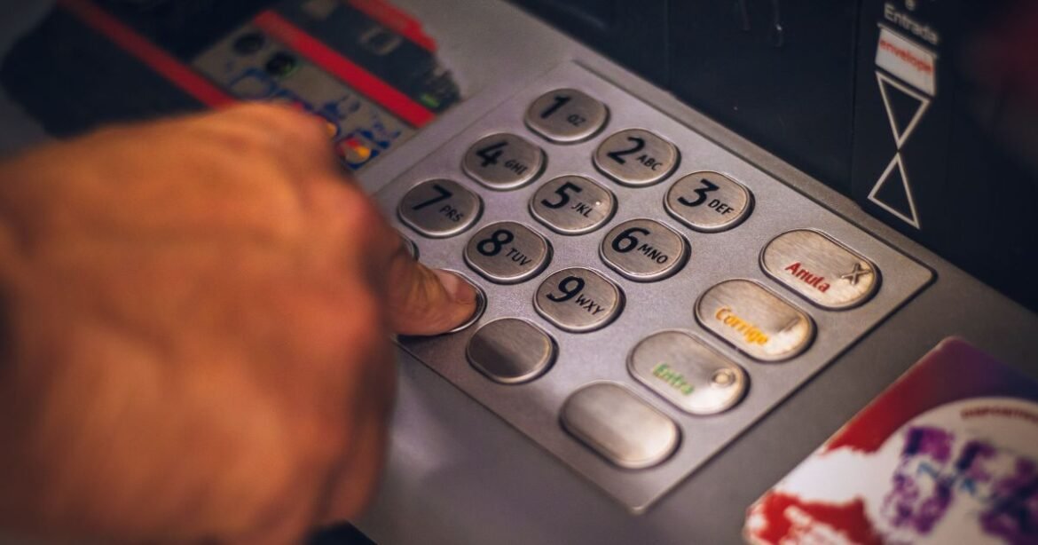 Transações bancárias aumentam 11% em 2025, segundo a Febraban