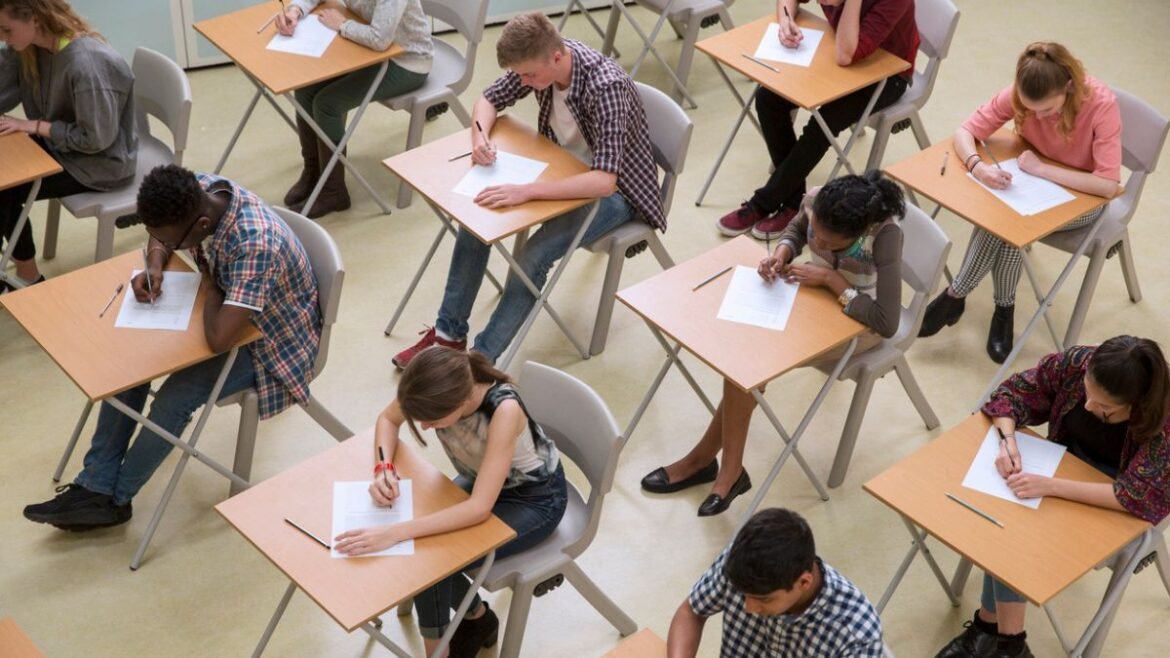 Último dia para solicitar isenção da taxa de inscrição do vestibular da Unicamp 2027; confira a documentação necessária.