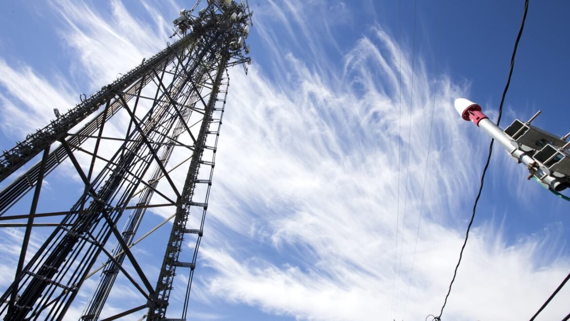 AT&T pode enfrentar dificuldades à medida que uso da Starlink dispara, afirma Wells Fargo