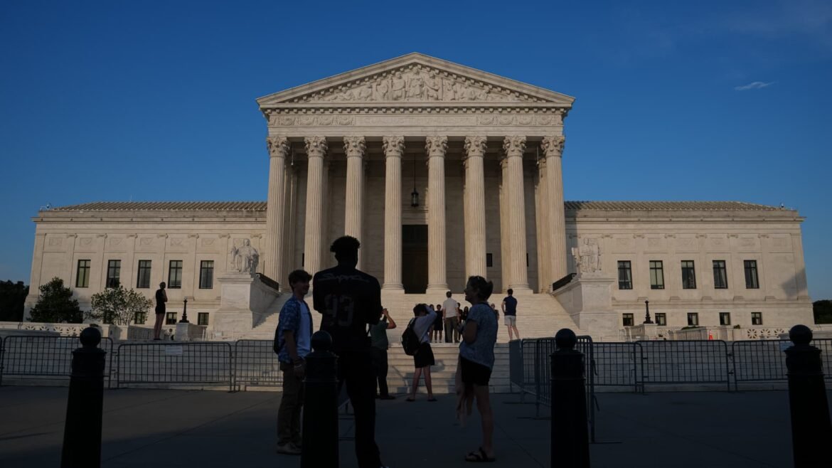 Aprovação da Suprema Corte atinge nível recorde de rejeição, menos republicanos aprovam.