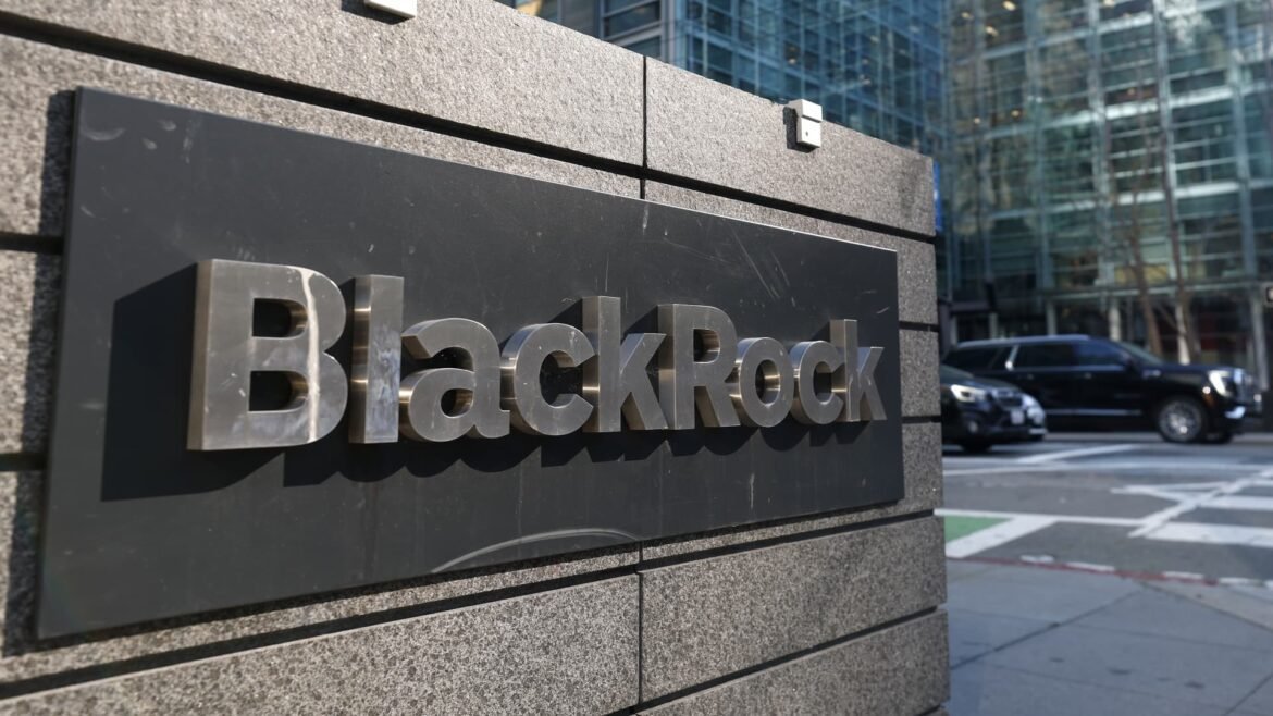 BlackRock apresenta lucros extraordinários. JPMorgan recomenda a compra.