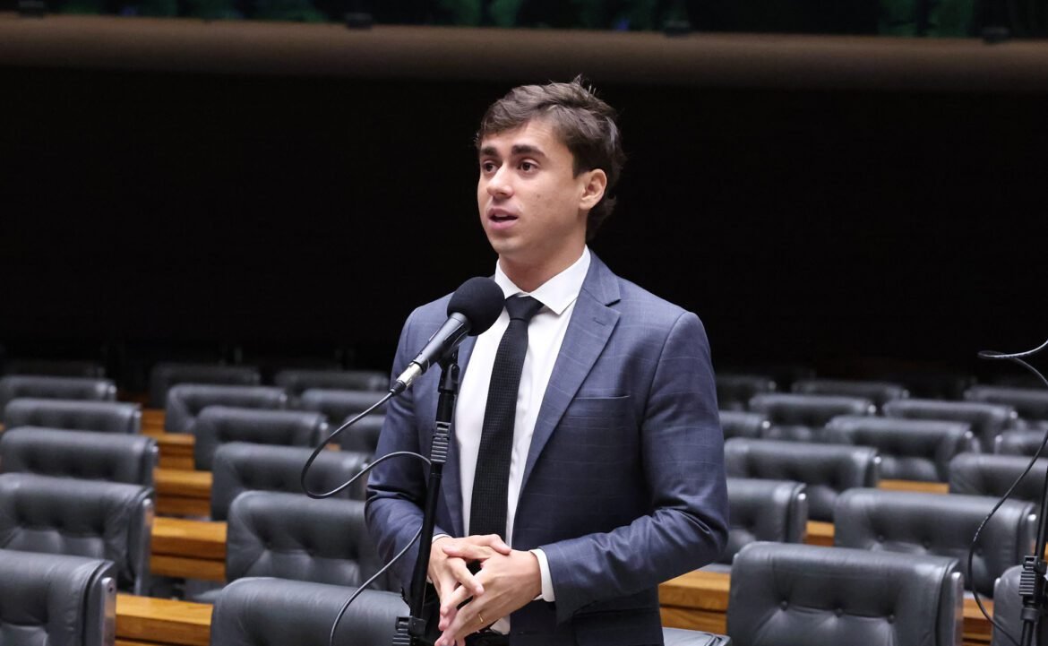 Direita concentra mais da metade do engajamento entre os deputados mais seguidos nas redes sociais, segundo Nexus.