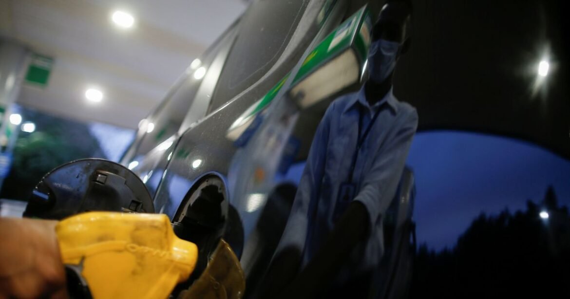 Etanol supera gasolina em 10 estados e no Distrito Federal, aponta ANP.