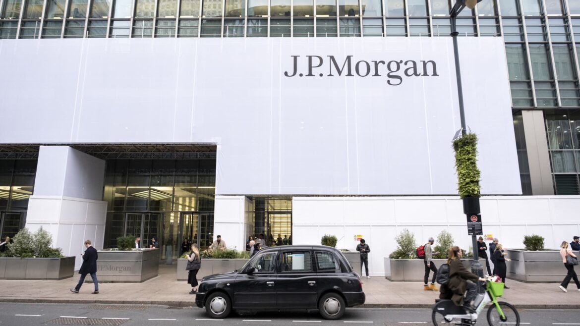 JPM ainda tem potencial de valorização após relatório de lucros impressionante, afirma o Bank of America.