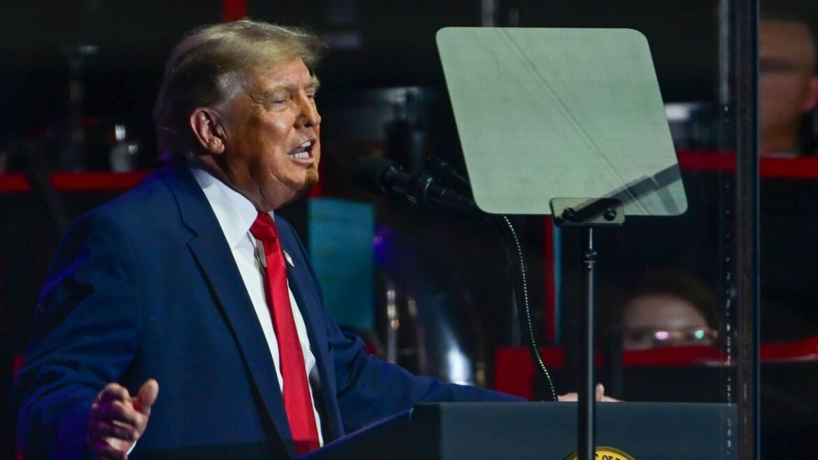 Operador de teleprompter supostamente fez apostas na Kalshi baseadas em declarações de Trump; CFTC está investigando