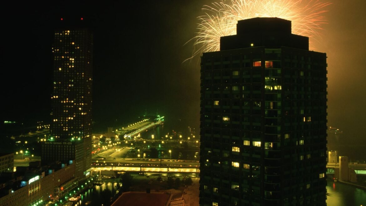 Piloto da Delta ouviu 'grande explosão' após voo ser atingido por fogos de artifício em Chicago