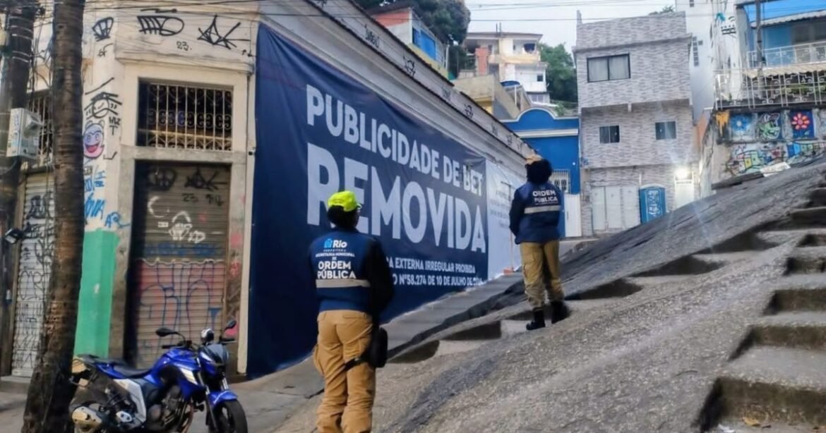 Prefeitura do Rio proíbe anúncios de apostas em áreas públicas.