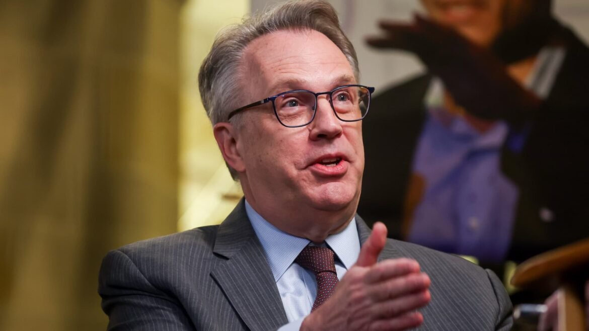 Presidente do Fed de Nova York, Williams, afirma que a inflação atingiu o pico e que taxas estão "bem posicionadas"