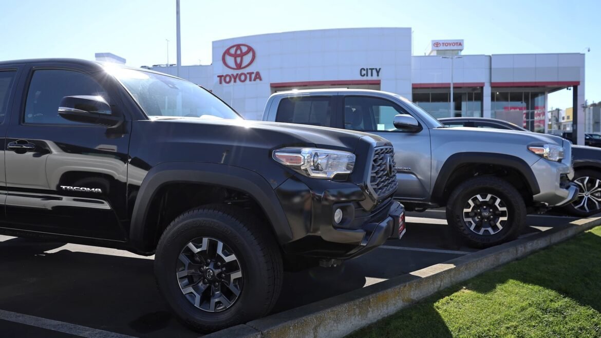 Toyota investirá US$ 3,6 bilhões para transferir produção da picape Tacoma do México para os EUA.