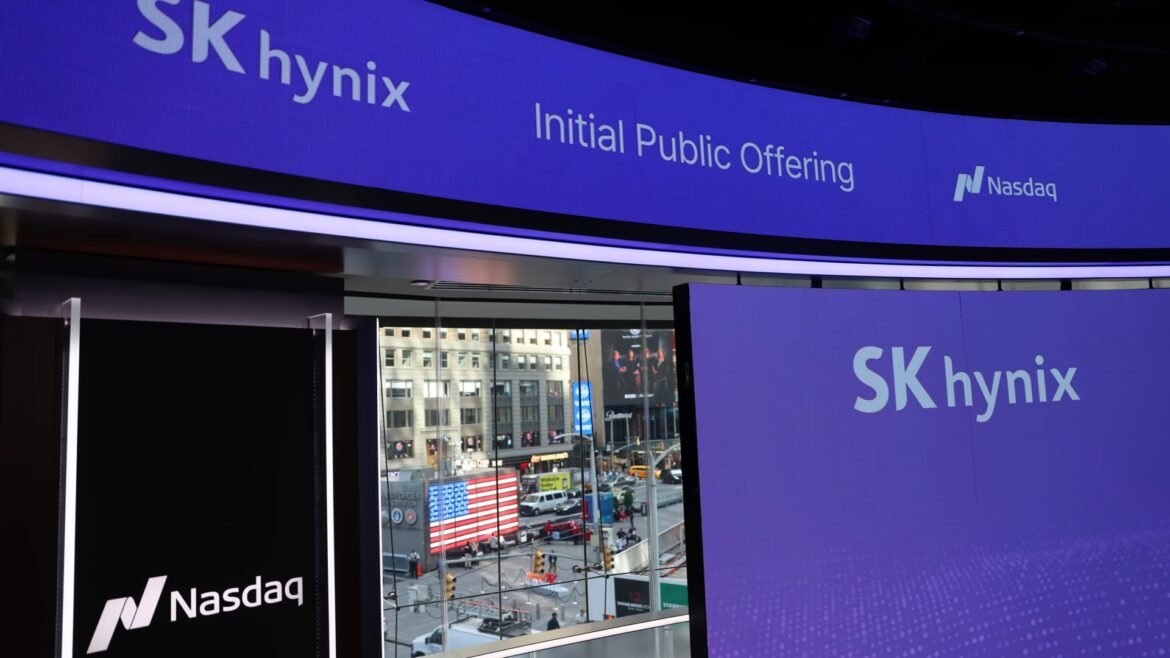 Vendedores a descoberto não perdem tempo e atacam as ações da SK Hynix nos EUA após sua estreia este mês.