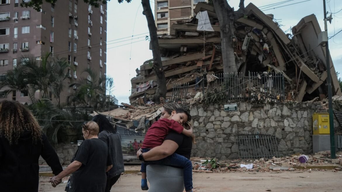 Venezuela: Número de mortos chega a 2.595 após o maior terremoto em um século.