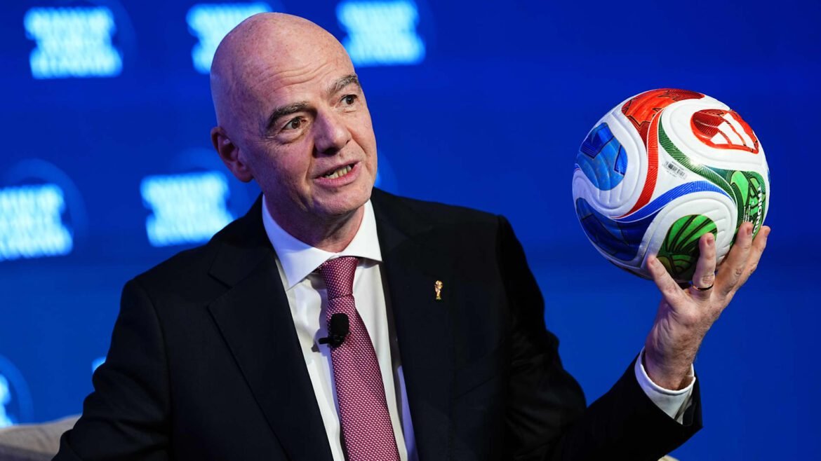 FIFA desiste de vender os direitos da Copa do Mundo após resistência dos membros.