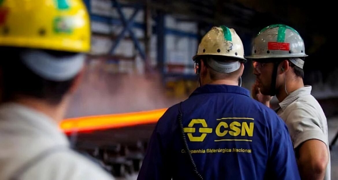 Fitch reavalia classificação da CSN devido a altos riscos e endividamento