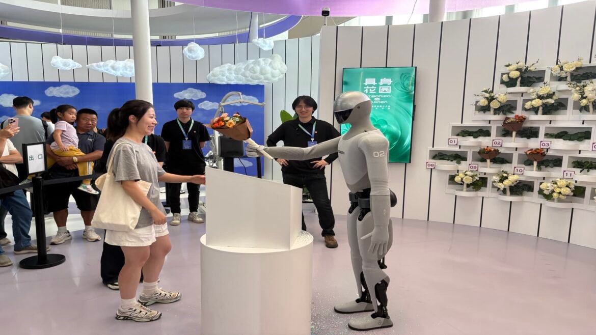 Robôs humanoides chineses enfrentam desafios de suas próprias capacidades