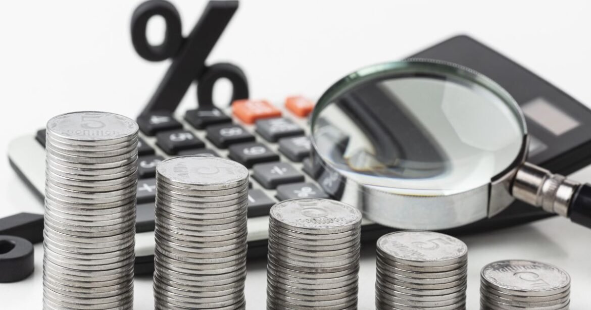 XP reduz projeção para taxa de juros e estima Selic em 13,25% até o final de 2026.