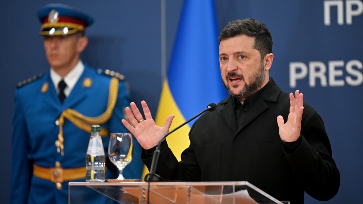 Zelenskyy alerta que a Rússia se prepara para uma escalada, não por paz.